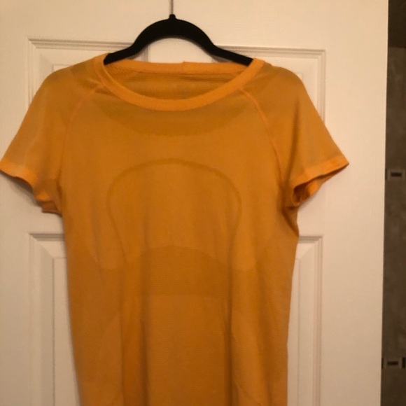 lululemon athletica Tops - LuluLemon Swiftly Orange - ladies 8